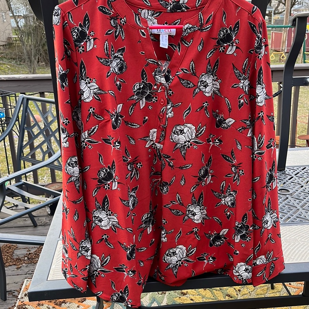 Denim and Company Red and Black Floral Long Sleeve Blouse